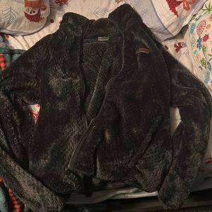 size: XL brand: columbia grey fuzzy jacket